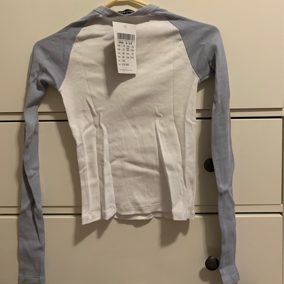 Brand New Brandy Melville Baseball tee - Picture 5 of 5